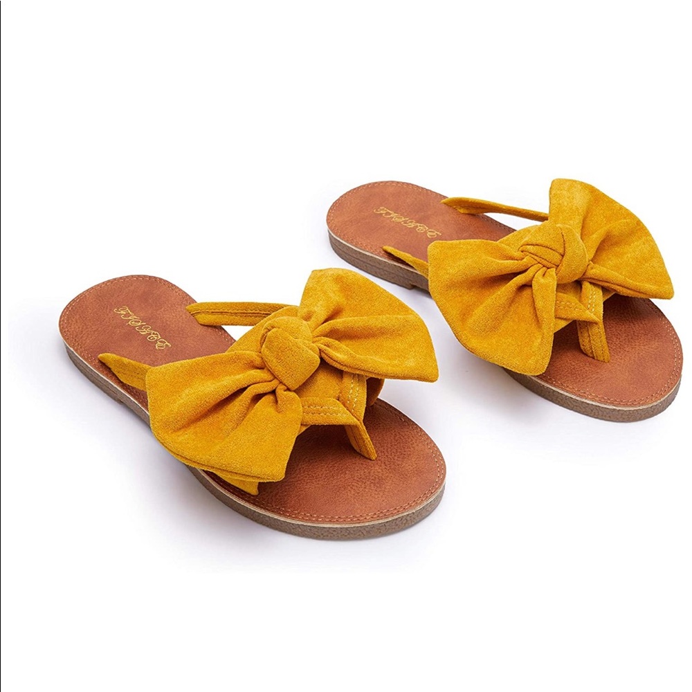 ❤️ Mustard yellow bow flip flop sandals